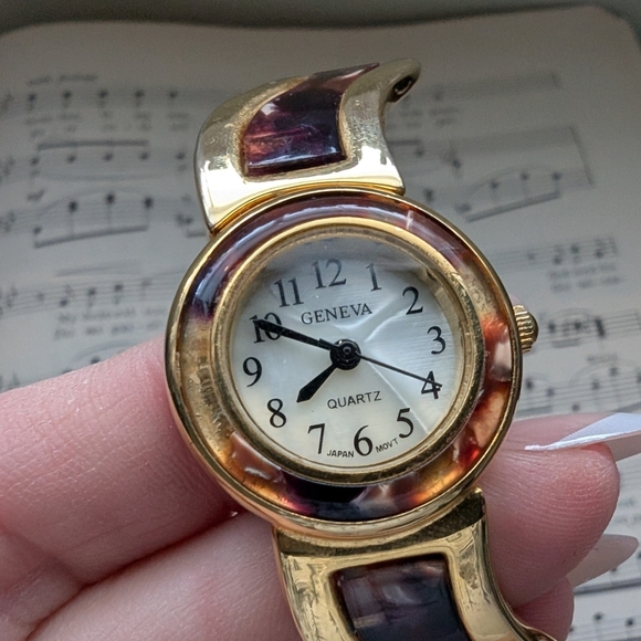 Geneva Gold Bangle Watch - Picture 9 of 14